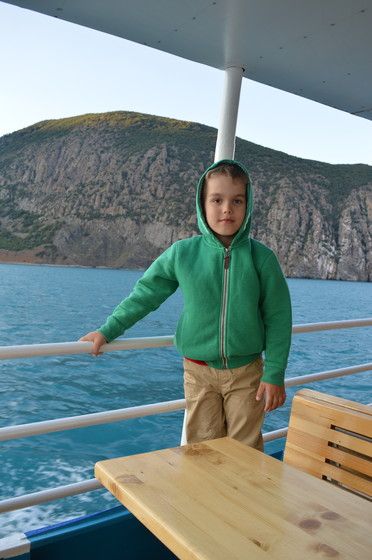 Отпуск в Крыму, июль 2017, часть 7. Морская прогулка.
