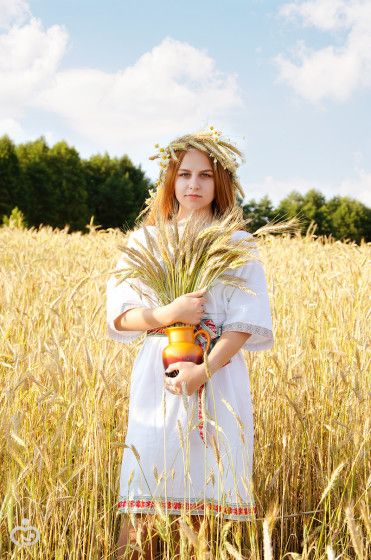 Фотосессия в поле В ВЫШИВАНКАХ