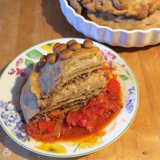 Кулебяка семислойная.